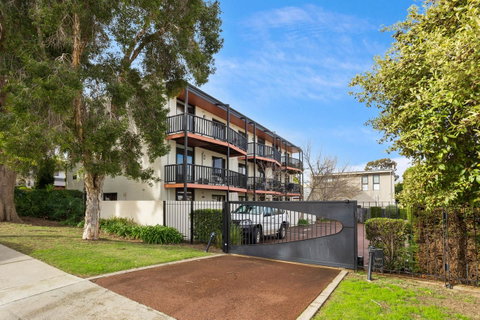 South Perth Executive Apartment - Accommodation in Surfers Paradise 8