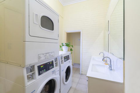 MyOZexp Aberdeen Lodge - Accommodation in Surfers Paradise 6