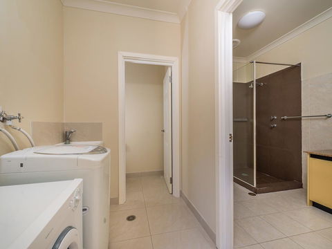 Seafront Unit 60 - Accommodation in Surfers Paradise 4