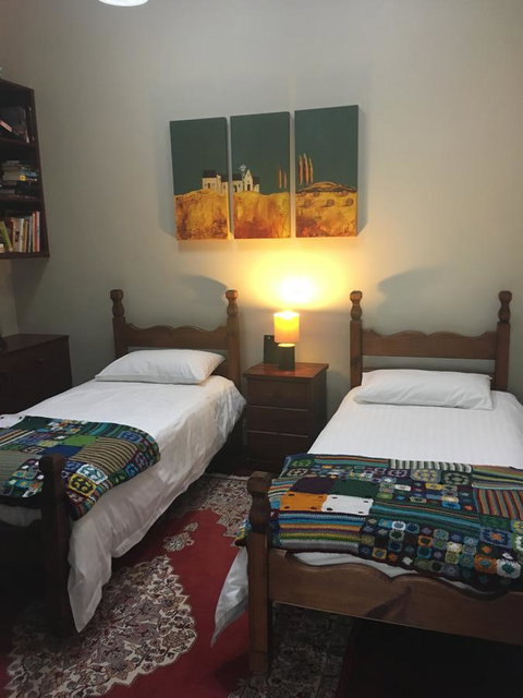 Rowley House - Accommodation in Surfers Paradise 11