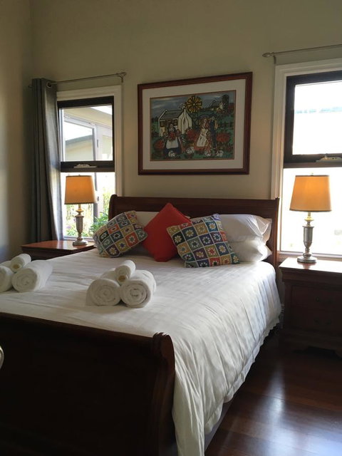 Rowley House - Accommodation in Surfers Paradise 6