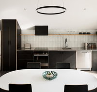 Berms and Barrels - New - Accommodation in Surfers Paradise