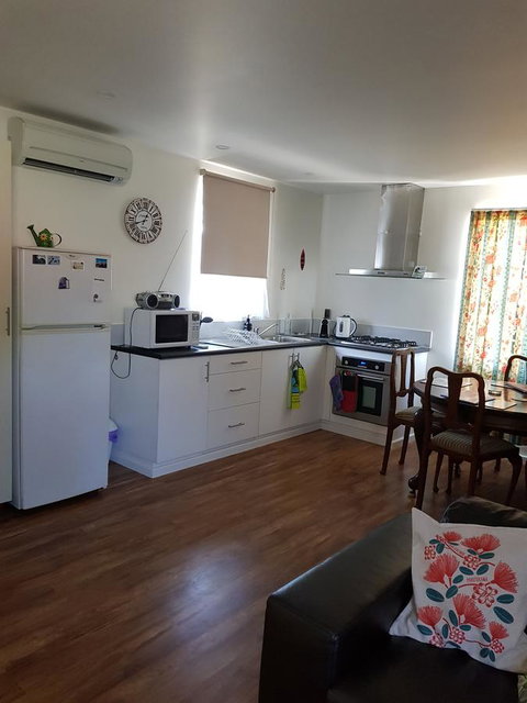 While Away Holiday Accommodation - Accommodation in Surfers Paradise 5