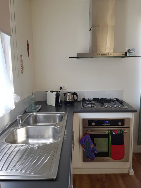 While Away Holiday Accommodation - Accommodation in Surfers Paradise 6