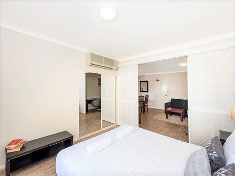 Perth West End Apartment 504 - Accommodation in Surfers Paradise 8