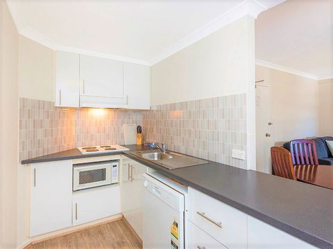 Perth West End Apartment 504 - Accommodation in Surfers Paradise 14