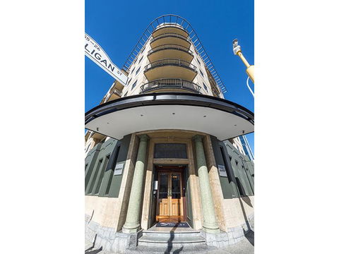 Perth West End Apartment 504 - Accommodation in Surfers Paradise 5
