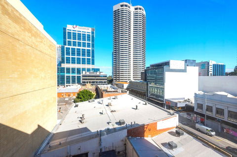 Perth West End Apartment 504 - Accommodation in Surfers Paradise 6