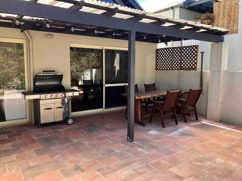 Maison Magnolia - Spacious Cozy Town House - Accommodation in Surfers Paradise 20