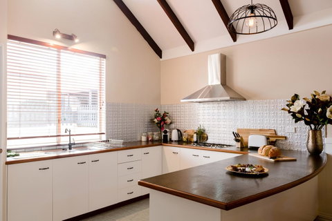 Maison Magnolia - Spacious Cozy Town House - Accommodation in Surfers Paradise 4