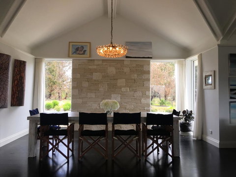 The White House At Wallcliffe Farms - Accommodation in Surfers Paradise 17
