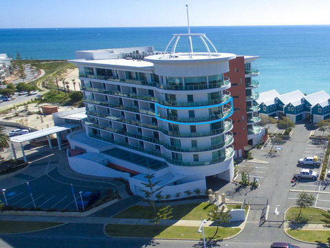 A 406 FANTASTIC OCEAN BEACH And MARINA VIEW APT - MANDURAH - Accommodation in Surfers Paradise 24