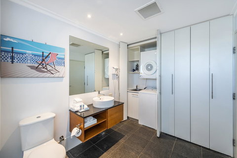 A 406 FANTASTIC OCEAN BEACH And MARINA VIEW APT - MANDURAH - Accommodation in Surfers Paradise 15