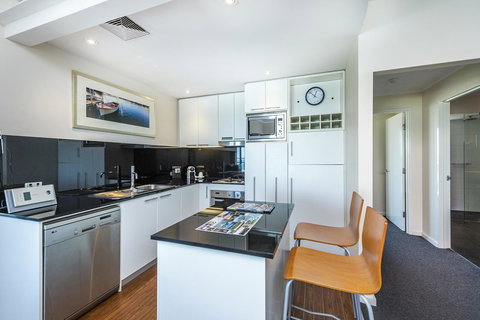 A 406 FANTASTIC OCEAN BEACH And MARINA VIEW APT - MANDURAH - Accommodation in Surfers Paradise 19