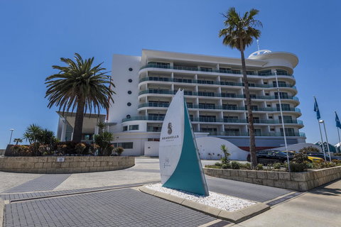 A 406 FANTASTIC OCEAN BEACH And MARINA VIEW APT - MANDURAH - Accommodation in Surfers Paradise 3
