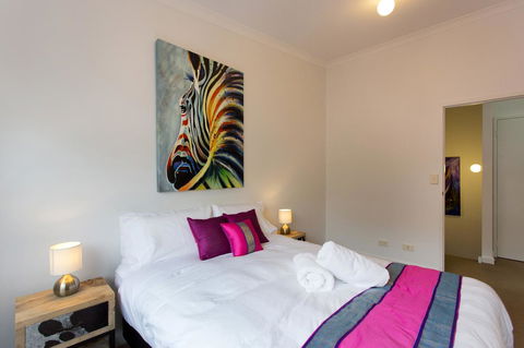 Windows On Pakenham - Accommodation in Surfers Paradise 10