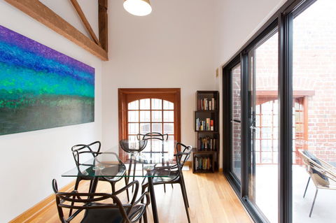 Windows On Pakenham - Accommodation in Surfers Paradise 6