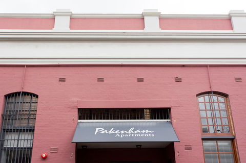 Windows On Pakenham - Accommodation in Surfers Paradise 18