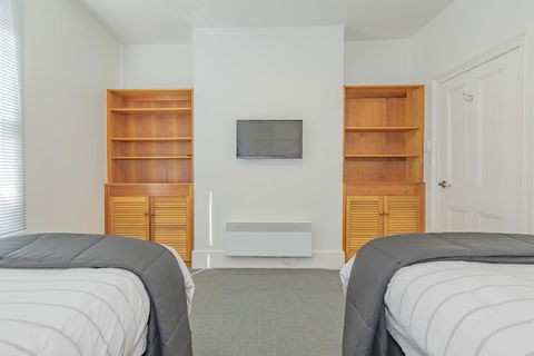 4 Bedroom House - Hobart CBD - Free Parking - Free WIFI - Accommodation in Surfers Paradise 15