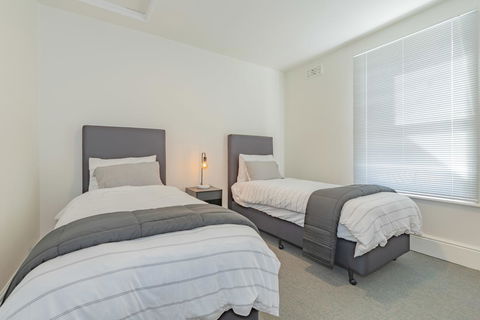 4 Bedroom House - Hobart CBD - Free Parking - Free WIFI - Accommodation in Surfers Paradise 23