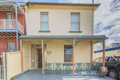 4 Bedroom House - Hobart CBD - Free Parking - Free WIFI - Accommodation in Surfers Paradise 14