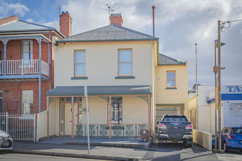 4 Bedroom House - Hobart CBD - Free Parking - Free WIFI - Accommodation in Surfers Paradise 5