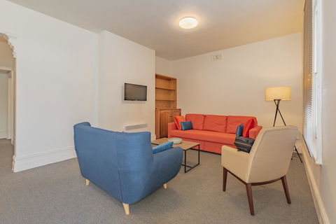 4 Bedroom House - Hobart CBD - Free Parking - Free WIFI - Accommodation in Surfers Paradise 22