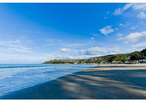 The Ultimate Beach House - Accommodation in Surfers Paradise 0