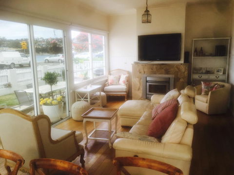 The Ultimate Beach House - Accommodation in Surfers Paradise 15