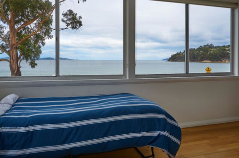 The Ultimate Beach House - Accommodation in Surfers Paradise 7