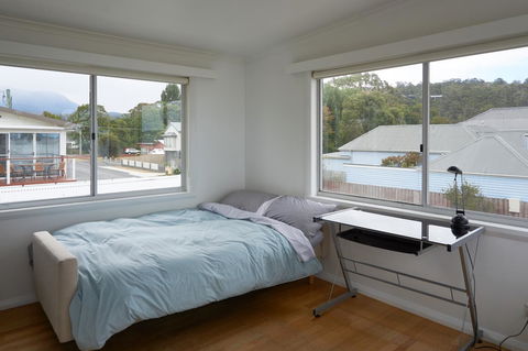 The Ultimate Beach House - Accommodation in Surfers Paradise 6