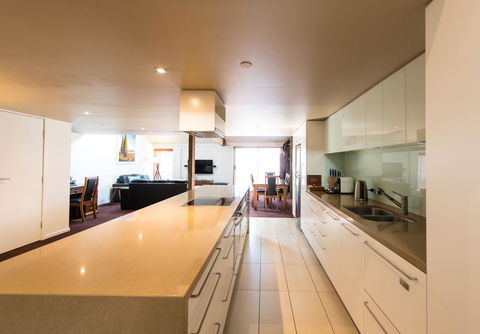 Sullivans Cove Apartments - Accommodation in Surfers Paradise 23