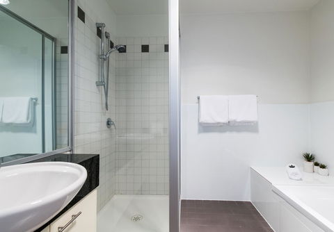 Sullivans Cove Apartments - Accommodation in Surfers Paradise 35
