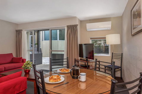 Bay View Villas - Accommodation in Surfers Paradise 29