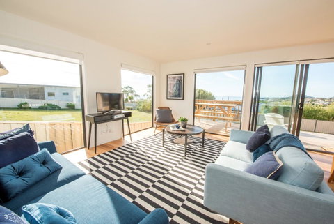 Beach House XIV - Accommodation in Surfers Paradise 0