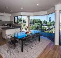Russell House - Accommodation in Surfers Paradise