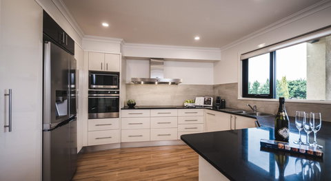 Russell House - Accommodation in Surfers Paradise 25