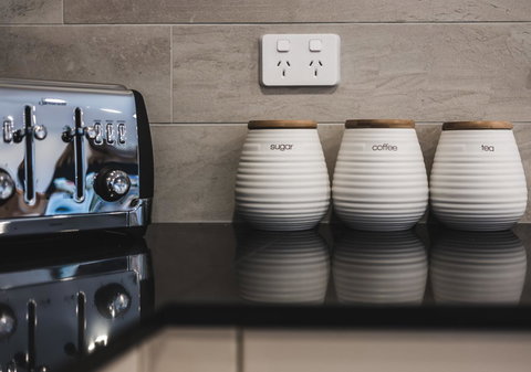 Russell House - Accommodation in Surfers Paradise 28