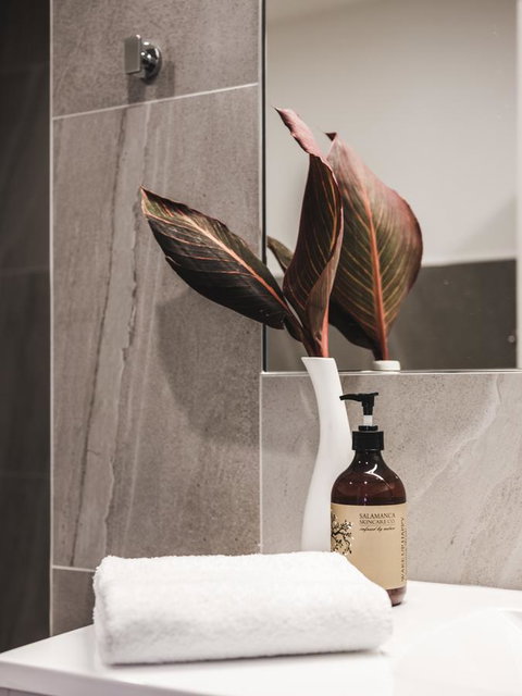 Russell House - Accommodation in Surfers Paradise 18