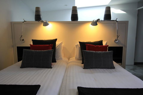 Old Bishop\'s Quarters Heritage, Modern & Unique Accommodation - Accommodation in Surfers Paradise 4