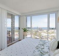 NEW Beautiful 1 Bedroom Beach Views Broadbeach - Accommodation in Surfers Paradise