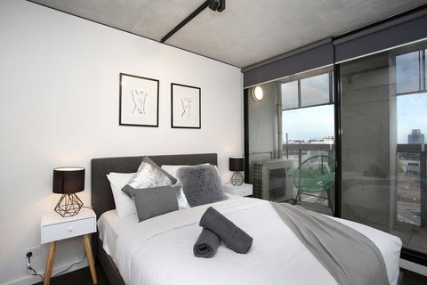 NGV Art Centre Retreat - StayCentral - Accommodation in Surfers Paradise 3