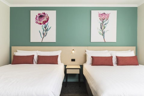 Nightcap At Balaclava Hotel - Accommodation in Surfers Paradise 1