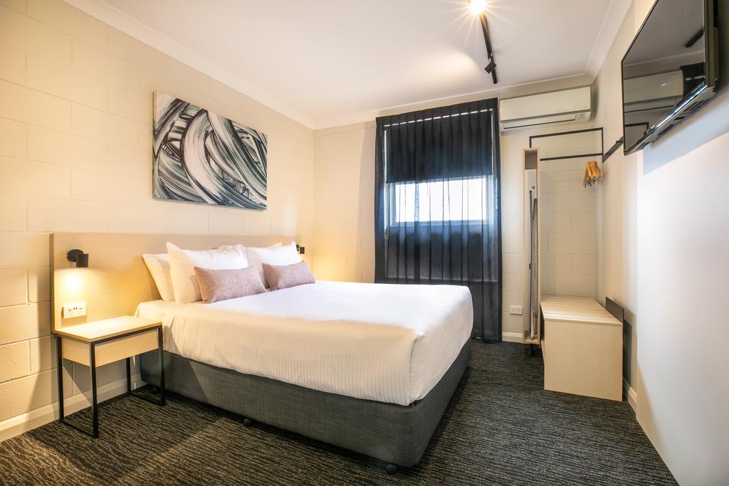 Albert Park SA Accommodation in Surfers Paradise