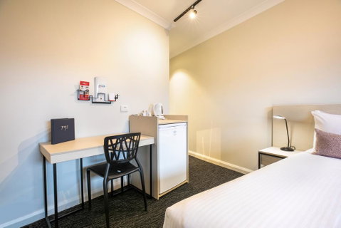 Nightcap At Hendon Hotel - Accommodation in Surfers Paradise 2