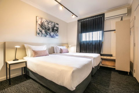 Nightcap At Hendon Hotel - Accommodation in Surfers Paradise 1