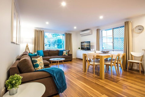 Oberlaken 2/125 Gippsland Street - Accommodation in Surfers Paradise 0