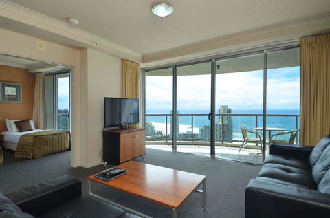 Ocean And Waterway View, 34th Floor, Chevron Renaissance - Accommodation in Surfers Paradise 1