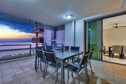 Oceana Darwin Central Oceanfront 3 Bedroom 2 Lounge Room Pool Gym Tennis Court Sleeps 9 - Accommodation in Surfers Paradise 2