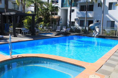 Oceanside Hawks Nest - Accommodation in Surfers Paradise 0
